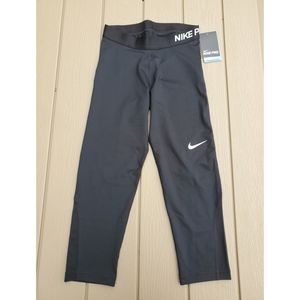 Nike Pro Capri Legging Women's Size Small NWT